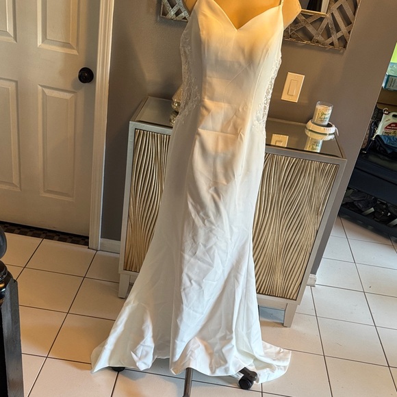 Elegant Formal White Lace Wedding Reception Dress - Picture 1 of 11